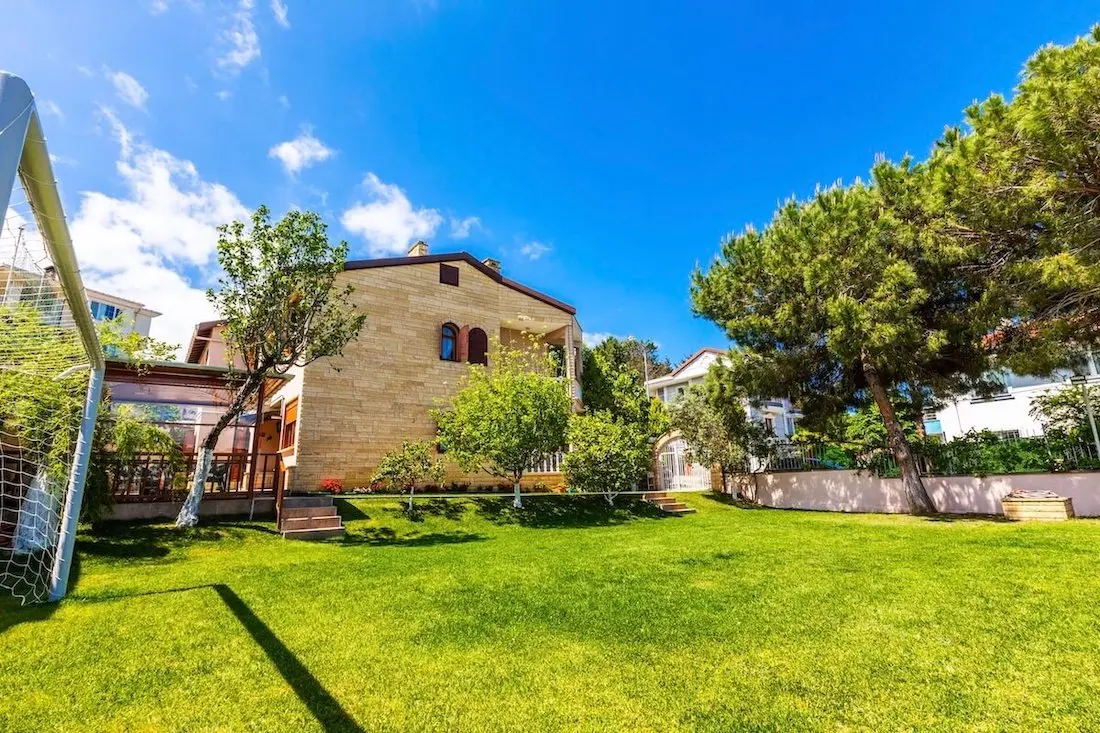 Property in Sile